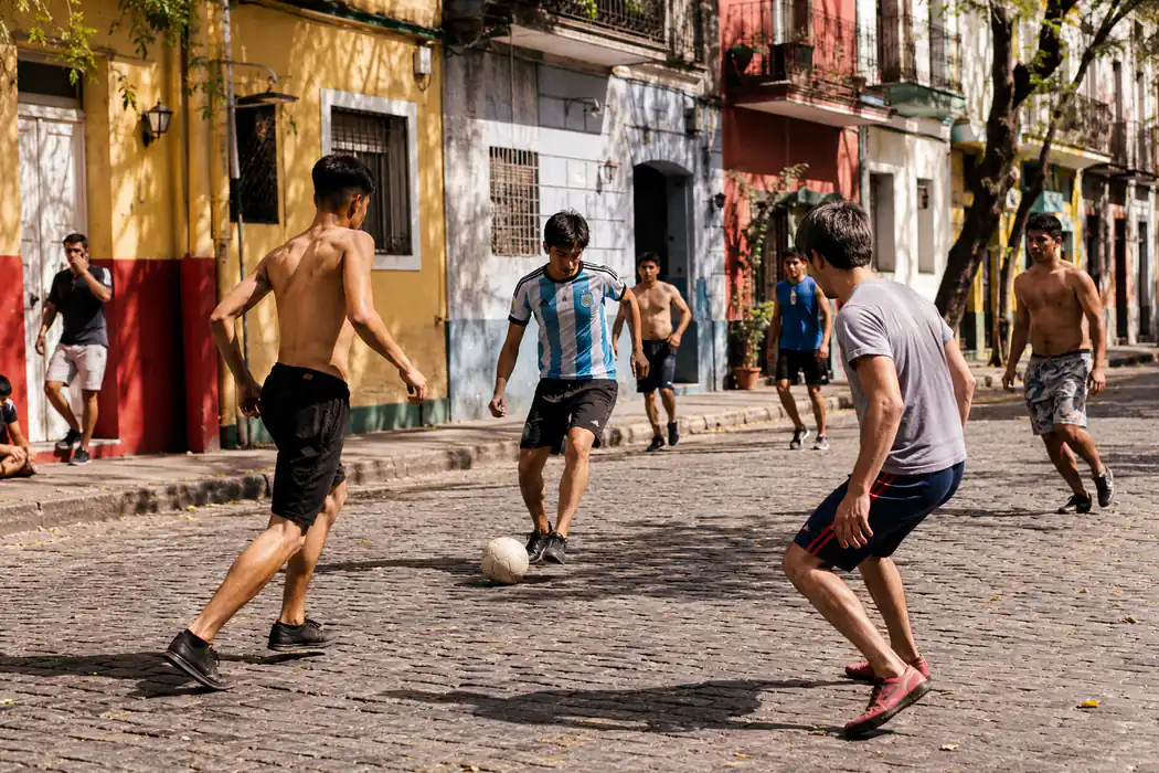 Argentina prompt example - Buenos Aires Street Football